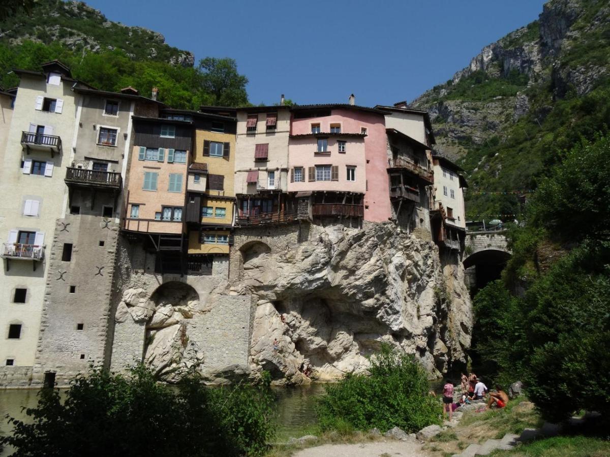 Logez Au Coeur Du Parc Du Vercors Saint-Laurent-en-Royans Екстериор снимка